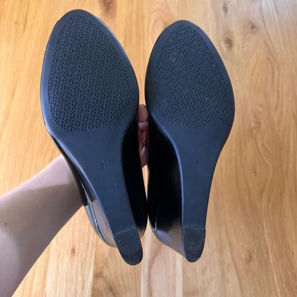 Tory Burch Jade Peep Toe Patent Leather Wedge Pumps Black Size 8 - Picture 7 of 12